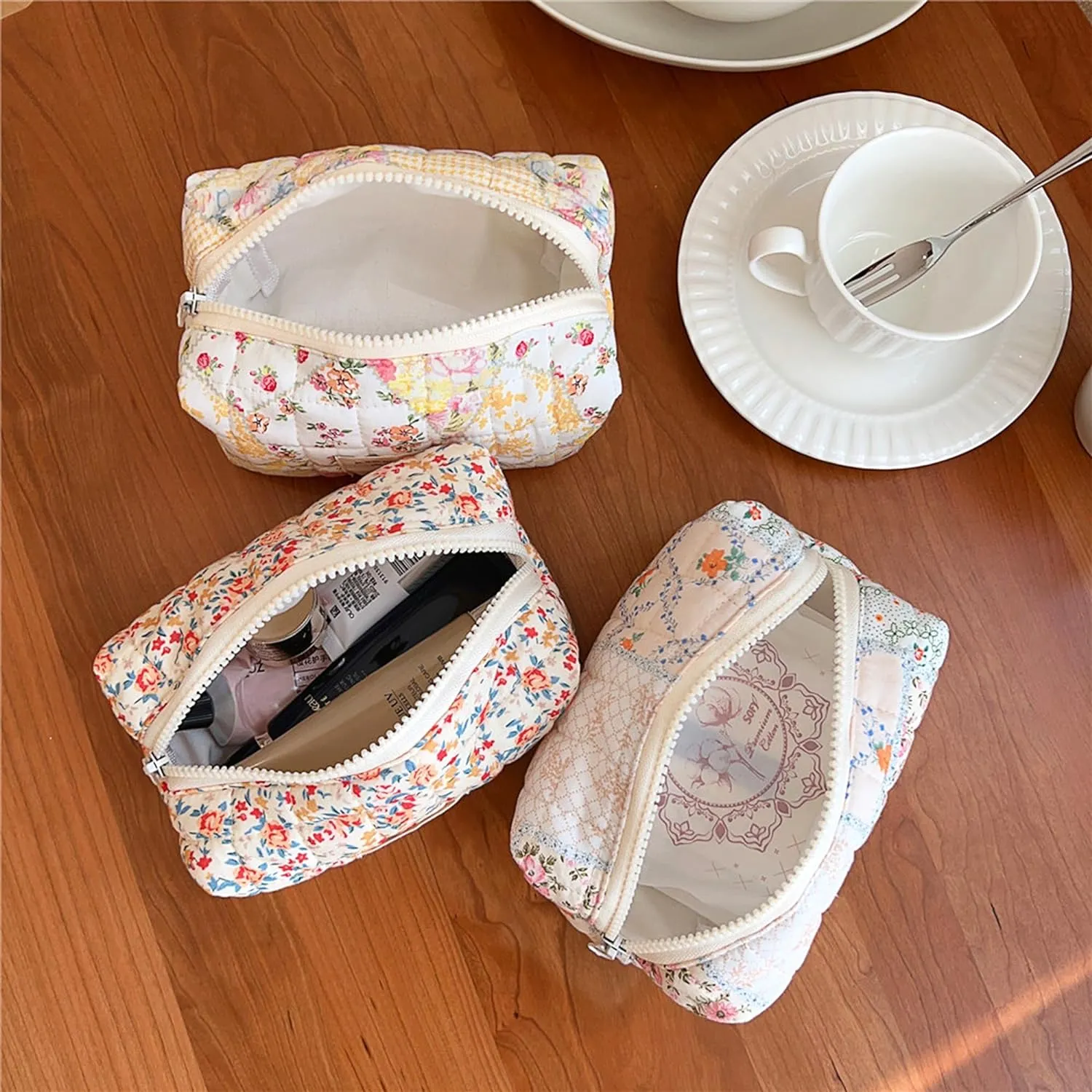 2 Pieces Floral Makeup Bag, Cute Travel Quilted Pouch Cosmetic Bag Organizer, Small Cotton Coquette Aesthetic Purse Toiletry Bag for Women Girls accessories (Blue Flower-2PCS)