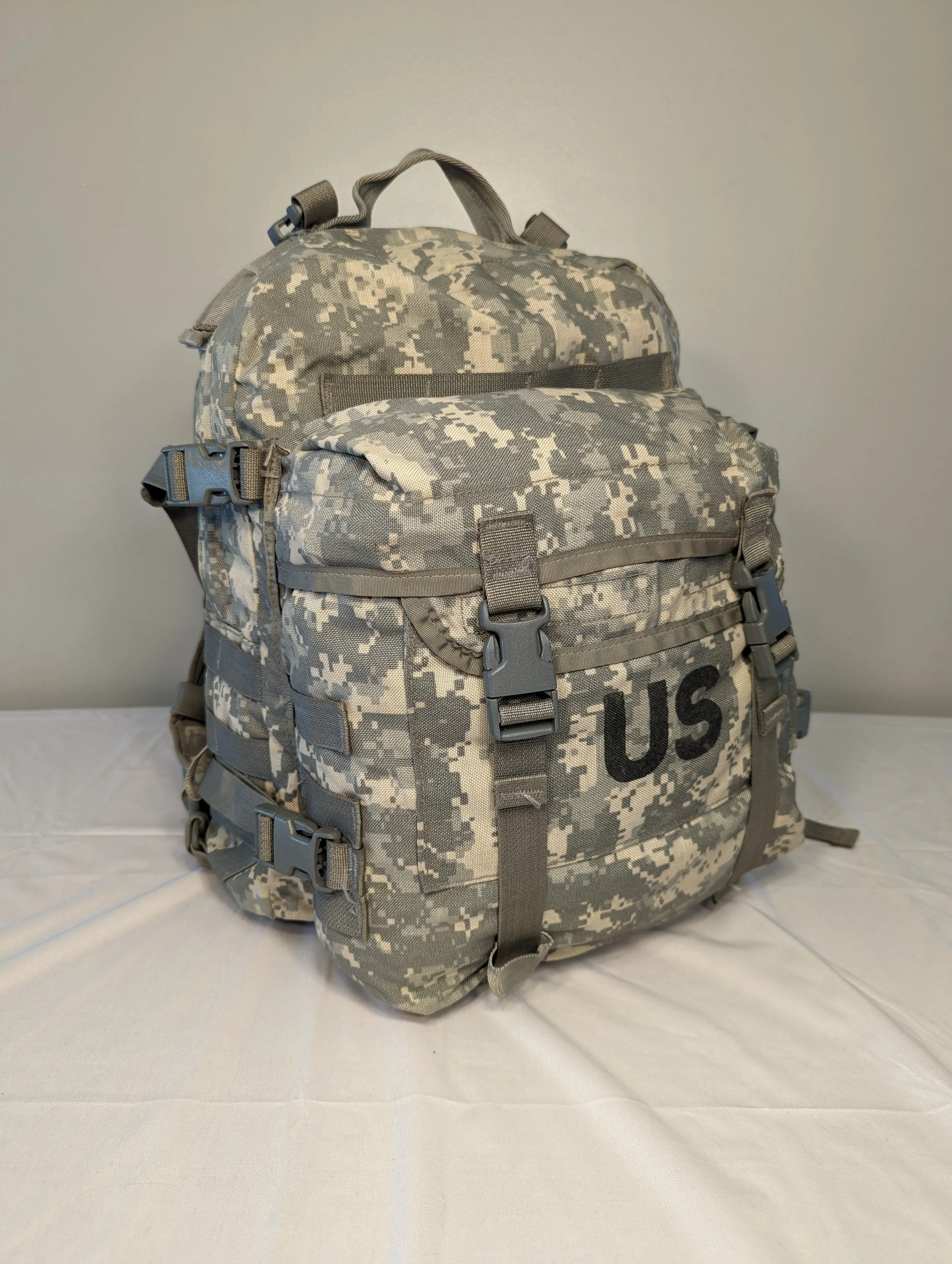 3-Day Assault Pack w/ Hydration System 3L with Bladder - USGI Army UCP ACU