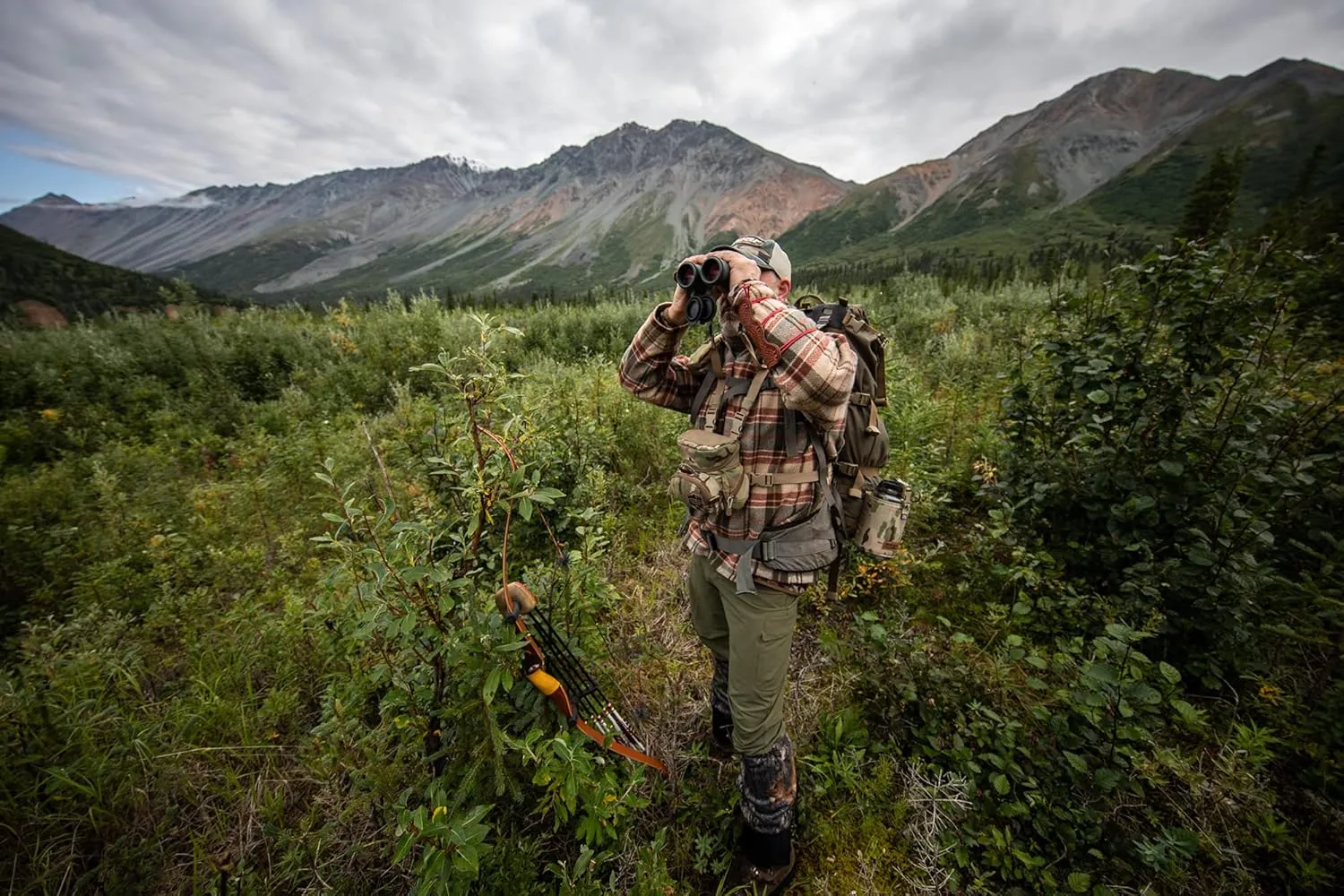 Alaska Guide Creations Stalker Camo Hydration Pack |Fits The 3L AGC Bladder | Binocular Harness Scouting Backpack