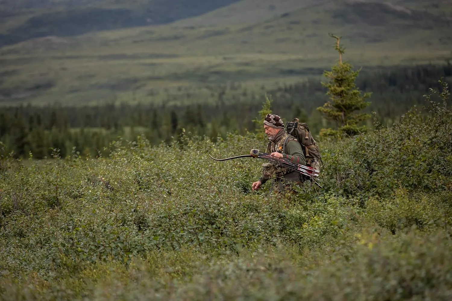 Alaska Guide Creations Stalker Camo Hydration Pack |Fits The 3L AGC Bladder | Binocular Harness Scouting Backpack