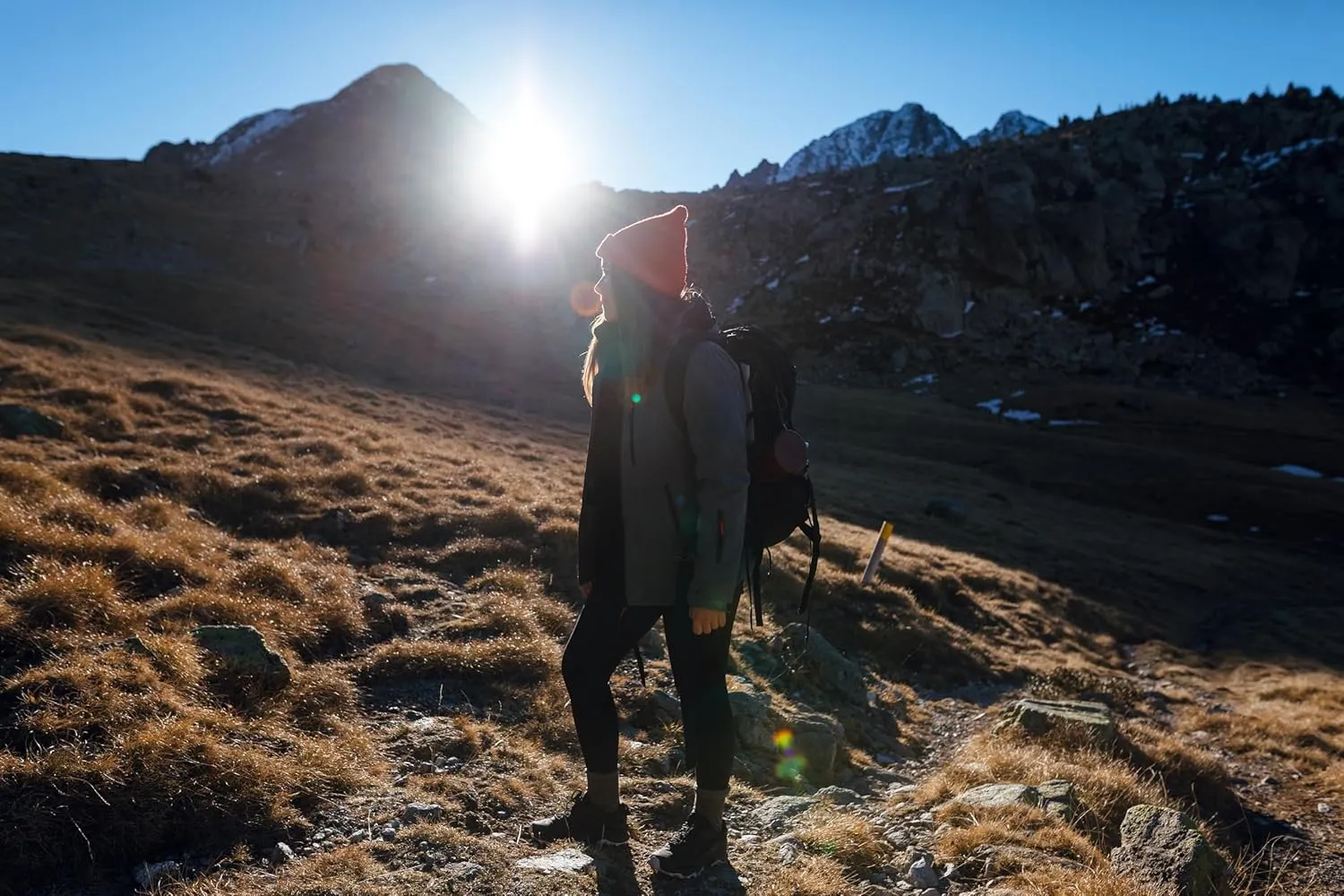 Apricoat Adventure 2.0 Warm Winter Jacket Insulated, Hooded, Waterproof and windproof Coat for Travelling, Hiking, Trekking