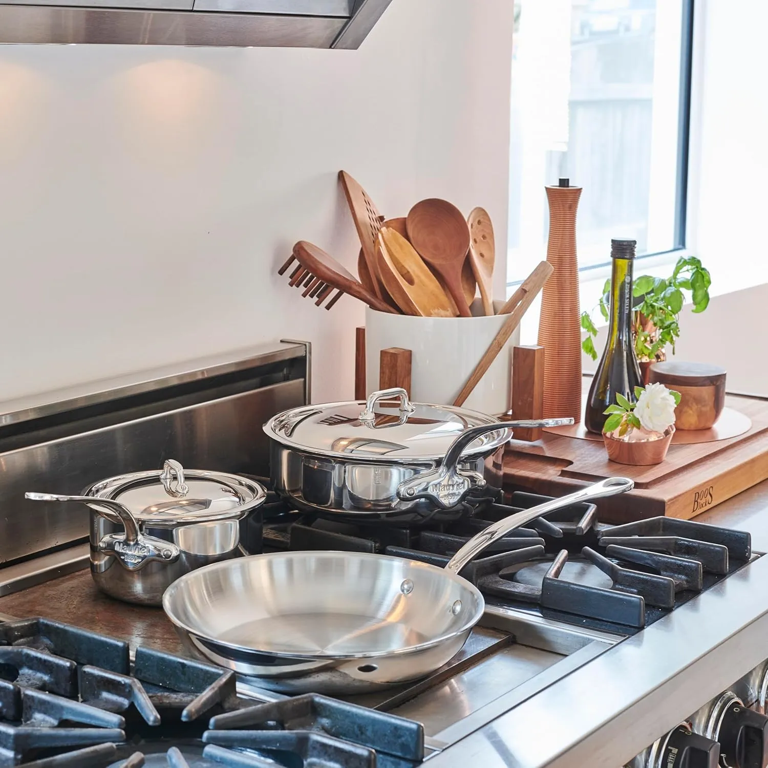 Mauviel M'Cook 5-Ply Polished Stainless Steel Saute Pan With Lid, And Cast Stainless Steel Handle, 3.2-qt, Made In France
