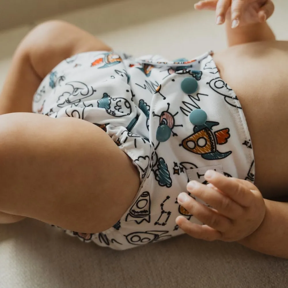 Nora's Nursery Cloth Diapers 7 Pack with 7 Inserts & 1 Wet Bag - Waterproof Cover, Washable, Reusable & One Size Adjustable Pocket Diapers for Newborns and Toddlers - Outer Space