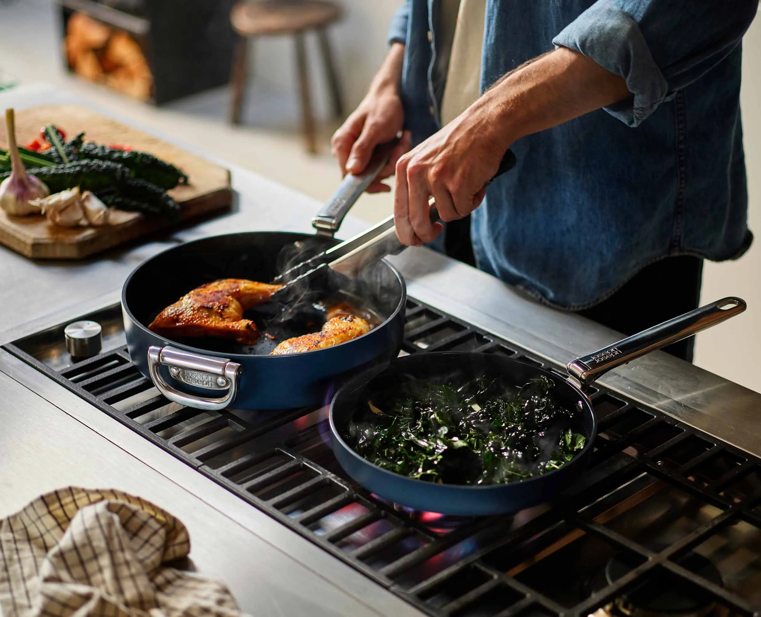 Space Folding Handle Ceramic Non-stick 2-piece Blue Frying Pan Set